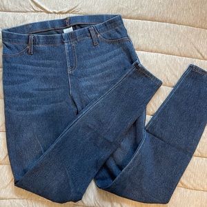 Women’s dark blue jeggings